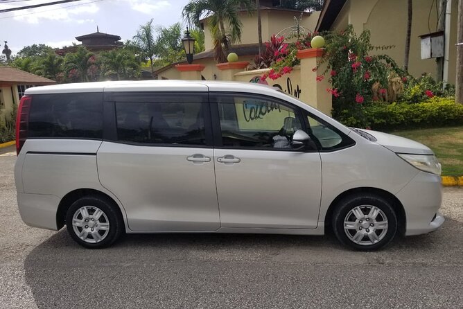 Private Airport Transfer to Azul Beach Resort Negril - What you will see, and what you will not