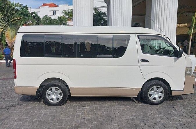 Private Airport Transfer to Bahia Principe Grand Jamaica - Airport pickup and the meeting-point issue
