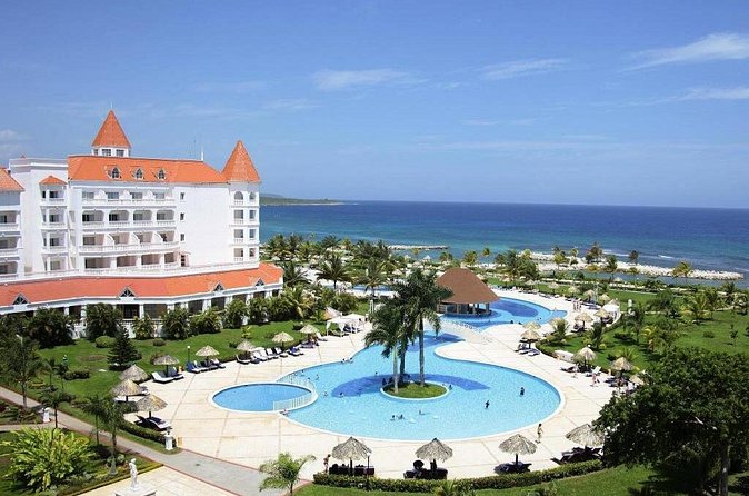 Private Airport Transfer to Bahia Principe Grand Jamaica - What the ride is like inside