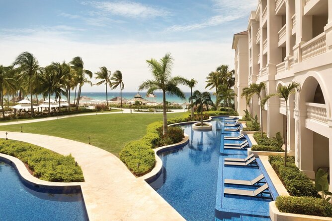 Private Airport Transfer to Hyatt Rose Hall Resort - A short private ride from MBJ to Hyatt Rose Hall