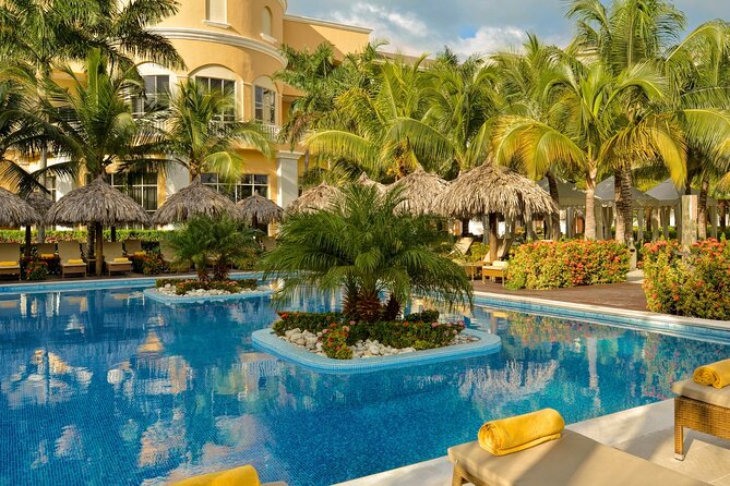 Private Airport Transfer to Iberostar Rose Hall Resort - A short ride that saves airport hassle