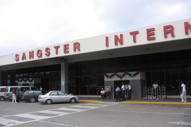 Private airport transfer to negril resorts arrival/departure - Meeting your driver after airport clearance