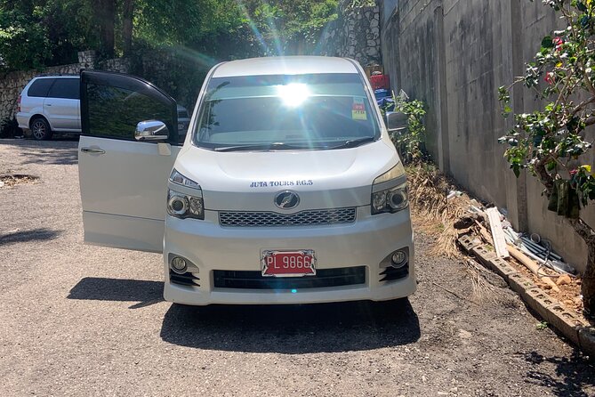 Private Airport Transfer to or from Ocean Coral Spring Resort - Arriving at Ocean Coral Spring Resort