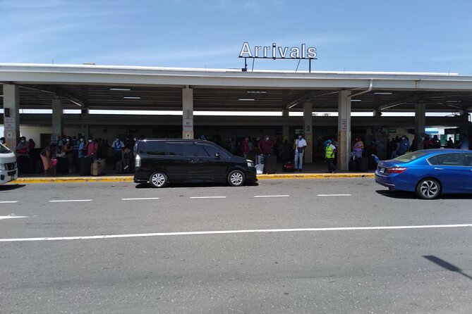 Private Airport Transfers to Royalton Blue Waters and White Sand - A calm start outside Montego Bay airport