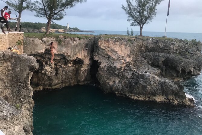 Private and Customized Tour to Negril From Montego Bay - Who should book this Negril day trip?