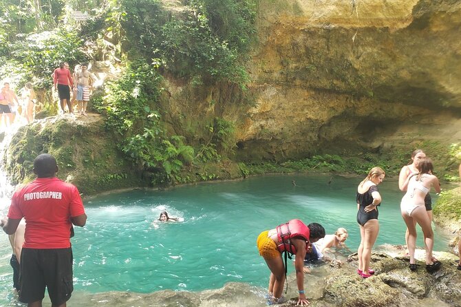 Private Combo Tour From Ocho Rios To Blue Hole & Konoko Falls - How private transport changes the day