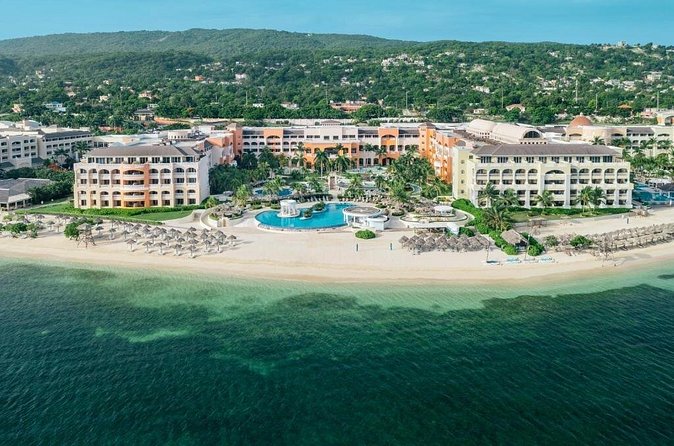 Private Montego Bay Airport Transfer to Montego Bay Hotels - Cancellation and weather details