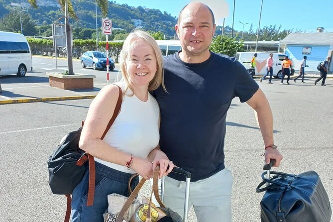 Private Montego Bay Airport Transfer to Ocean Coral Spring - Refreshments, alcohol, and comfort details