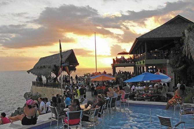[PRIVATE] Negril Sightseeing Tour with RickS Cafe Cliff Diving - A private way to see more than Negril’s postcard views