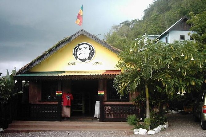 Private Nine Mile Tour from Montego Bay - The road from Montego Bay to the hills