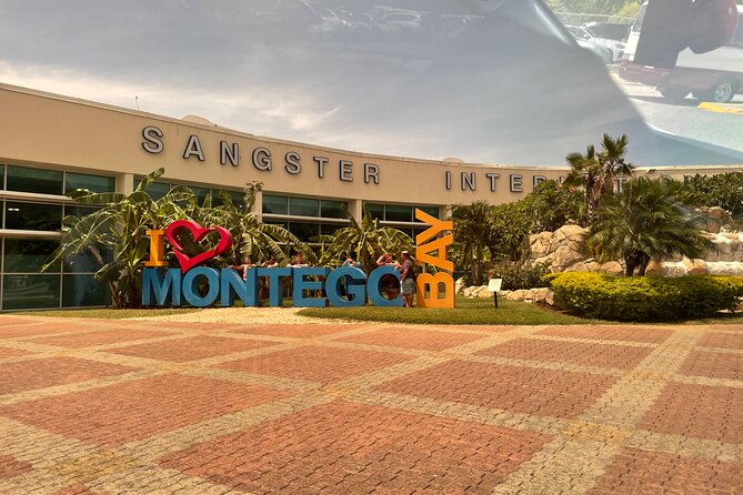Private Round-Trip Airport Transportation to Negril from MBJ - The drive from Montego Bay to Negril