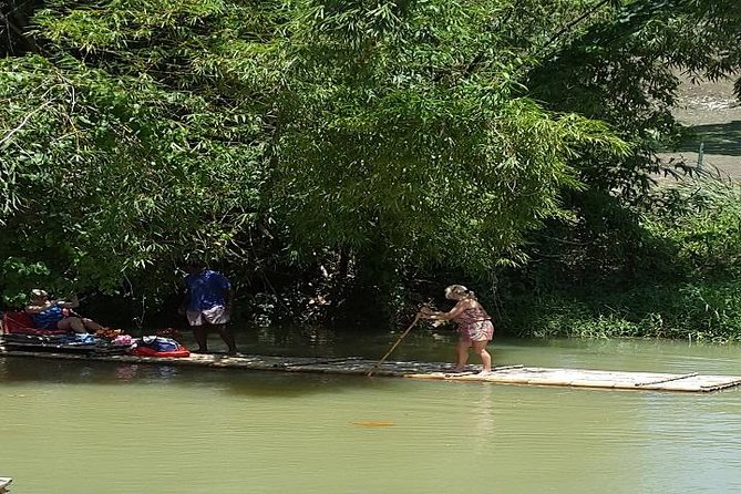 Private Round-trip Shuttle to Martha Brae from Montego Bay - What the bamboo raft ride is like