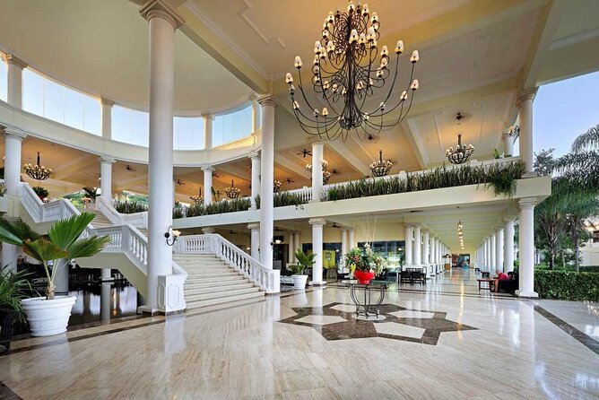 Private Sangster Airport Transfer to Grand Palladium Resort - Why a private vehicle can be worth $37 per person