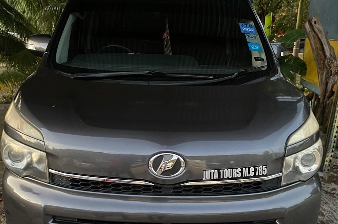 Private Sangsters Int. Airport Pickup to Montego Bay Resorts - Jamaican reggae and the road to your resort