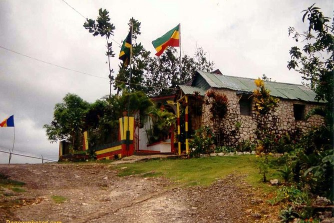 Private Tour Ocho Rios or Runaway Bay To 9 Mile Bob Marley Birth & Resting Place - Arriving at the Nine Mile compound