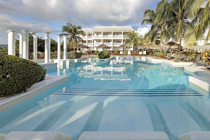 Private Transfer from MBJ Airport to Grand Palladium Hotel - Leaving Sangster Airport without the usual wait