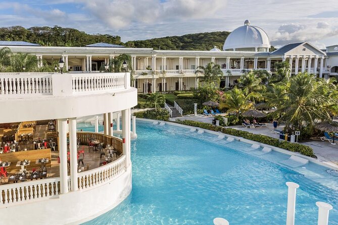 Private Transfer from MBJ Airport to Grand Palladium Hotel - Special requests for honeymoons and birthdays