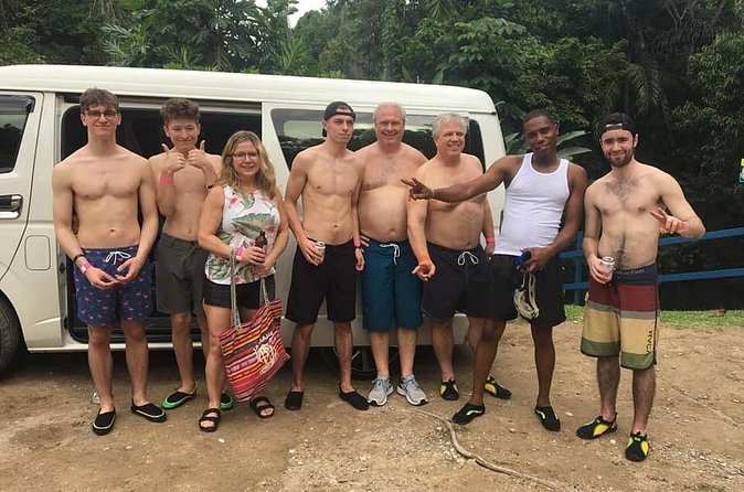 Private Transfer to Hotels in MoBay from Montego Bay Airport - Meeting Michael, Hector, or Nicole