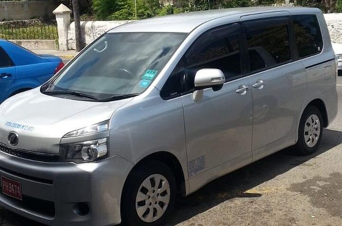 Private-Transfers from MBJ Airport to Montego Bay area hotels - Private space, WiFi, and water