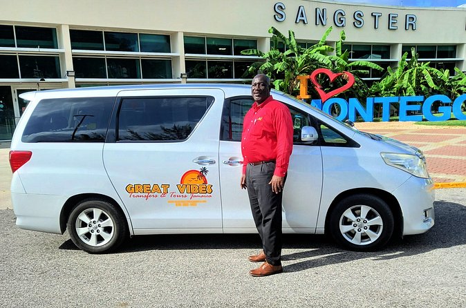 Private Transport: Montego Bay Airport to Grand Palladium - Comfort for families and luggage
