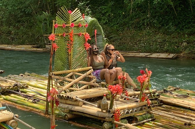 Rafting on the Martha Brae - Local Extras Along the River