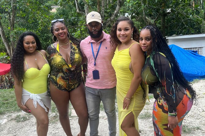 Rafting with Limestone Massage Lethe and free shuttle to Parties - A gentle river ride from Montego Bay