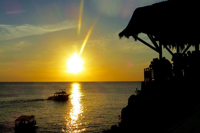 Rick's Café and Seven Mile Beach Private Tour - Who will enjoy this tour most