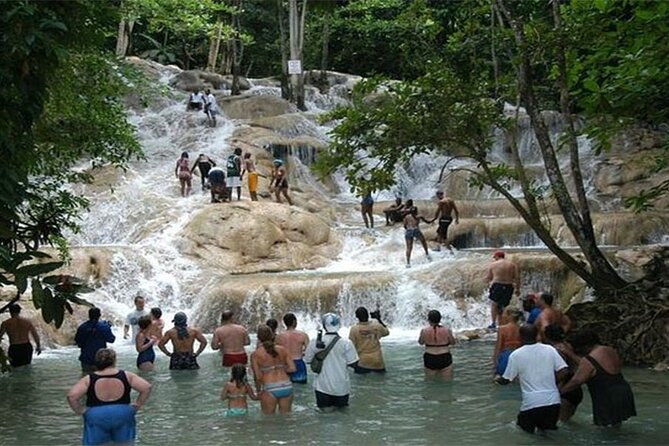 Rio Nuevo Bamboo River Rafting & Dunn's River Falls - One day, two very different Jamaican waters