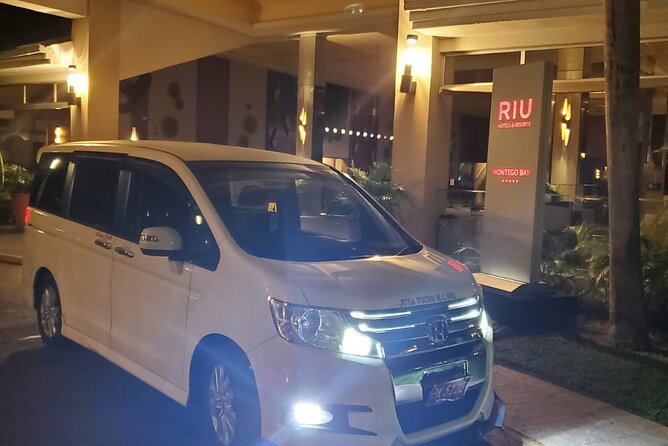 RIU Reggae Palace and RIU Montego Bay Private Airport Transfer - A Fast Ride From Montego Bay Airport to Your RIU Resort