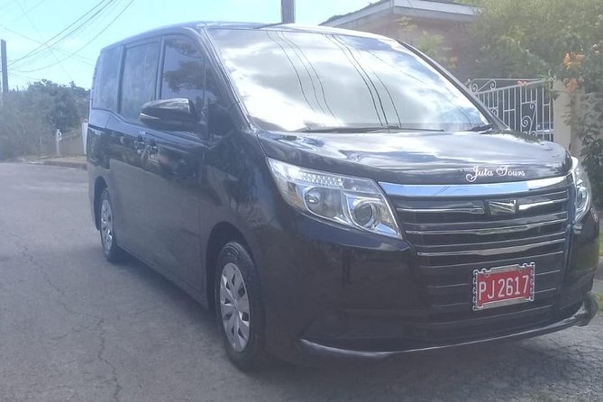 Rose Hall Hotels Private Airport Transfer - Air conditioning, space, and the feel of the ride
