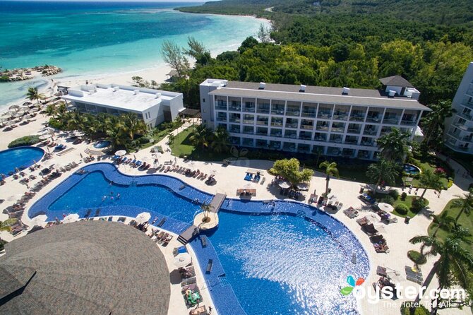 Royalton Blue Waters and Hideaway at Blue Waters Airport Transfer - Who will appreciate this transfer most?