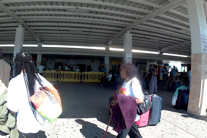 Sangster International Airport Transfer to Hotels (MBJ) Montegobay Jamaica - Cars, Buses, and Coaches for Different Groups