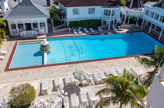 SeaGarden Beach Resort Private Airport Transfer - The 25-minute ride to SeaGarden Beach Resort
