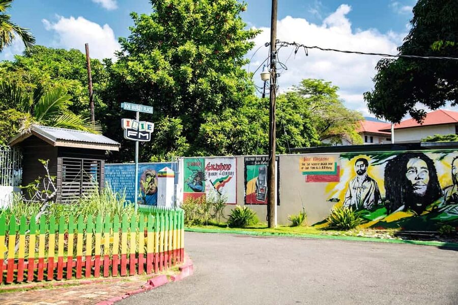 Shared/Private Full Day Blue Mountains Tour -Top Attractions - Emancipation Park and Kingston’s public story
