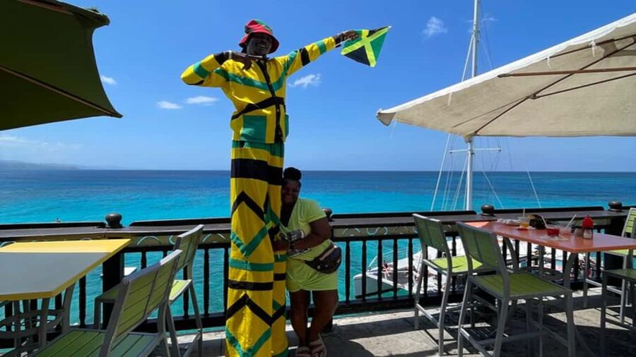 Shopping & Sightseeing Local Guided Tour In Montego Bay - Starting with a downtown drive