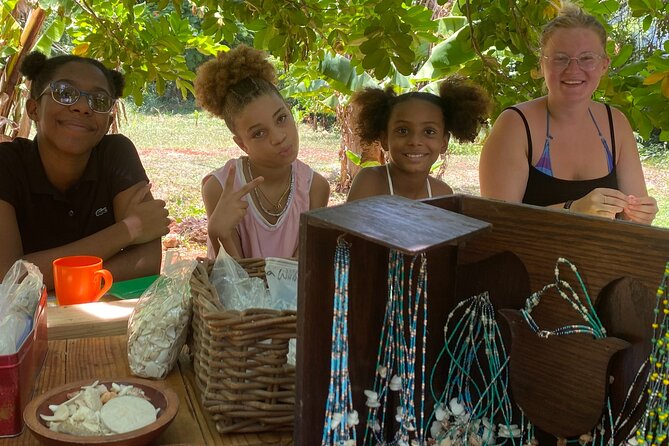 Souvenirs workshop A Mi Mek It! in Montego Bay Jamaica (FR & EN) - Soup, fruit, tea, and Jamaican flavor