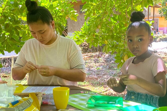 Souvenirs workshop A Mi Mek It! in Montego Bay Jamaica (FR & EN) - Goats, rabbits, ducks, and the mud kitchen