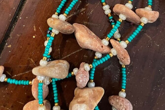 Souvenirs workshop A Mi Mek It! in Montego Bay Jamaica (FR & EN) - Who will enjoy A Mi Mek It!