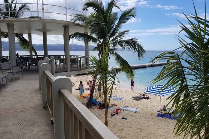The AMAZING Montego Bay Tour - Doctors Cave Beach: the relaxing finish