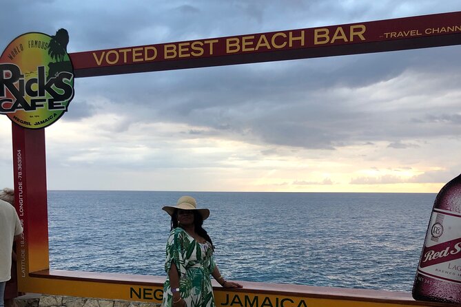 Tour to Negril 7 Miles Beach and Rick’s Cafe from Montego Bay - Juice Patties and the flavor of the road